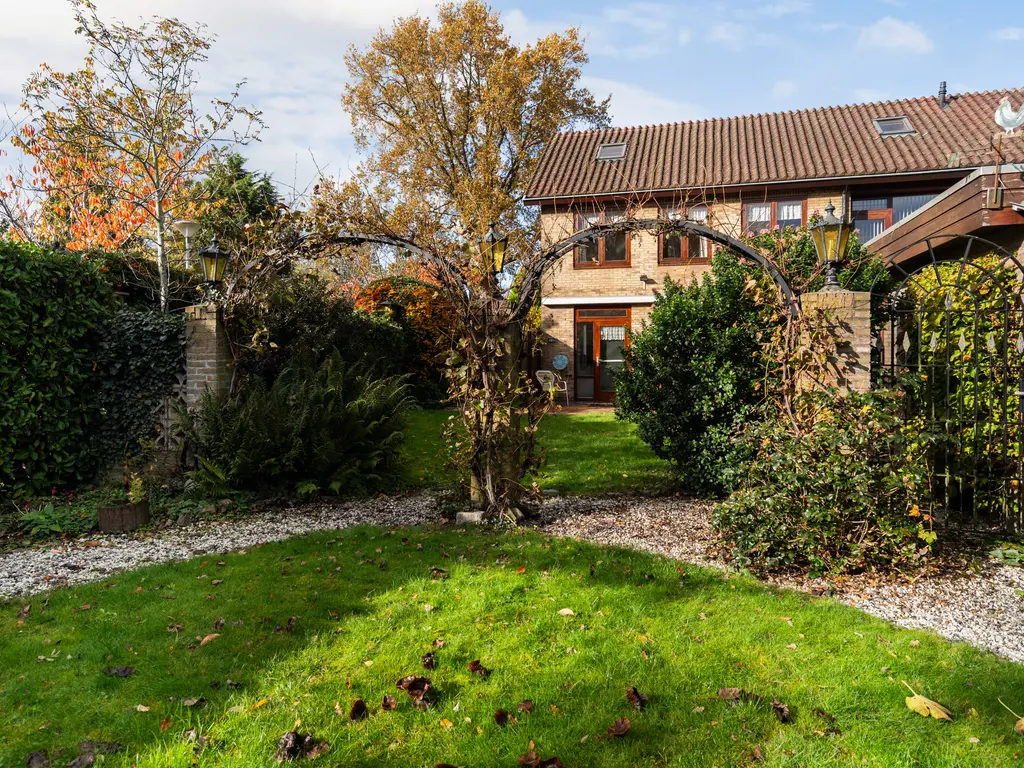 V.d. Duijn van Maasdamlaan 6, WOERDEN