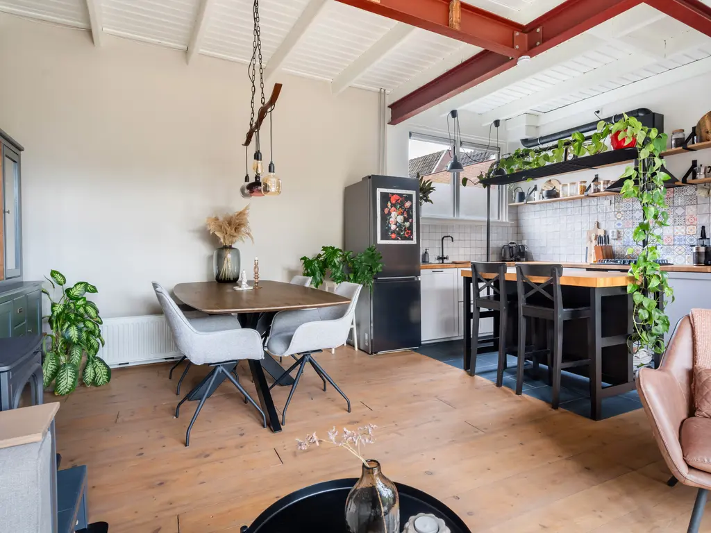 Van Teylingenweg 44, KAMERIK