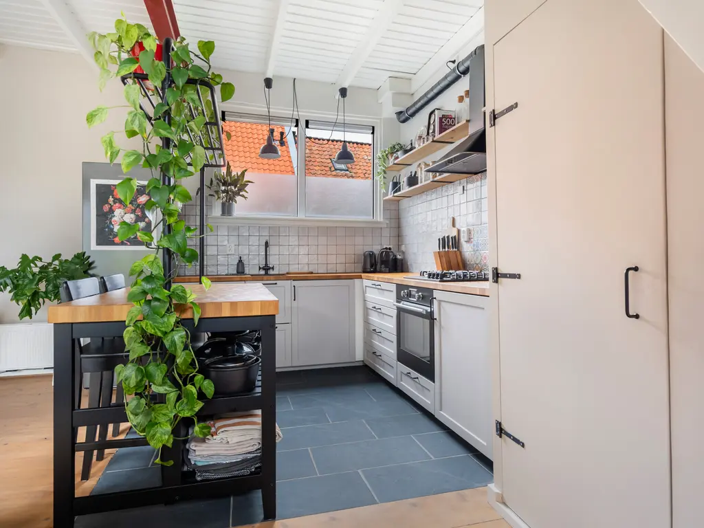 Van Teylingenweg 44, KAMERIK