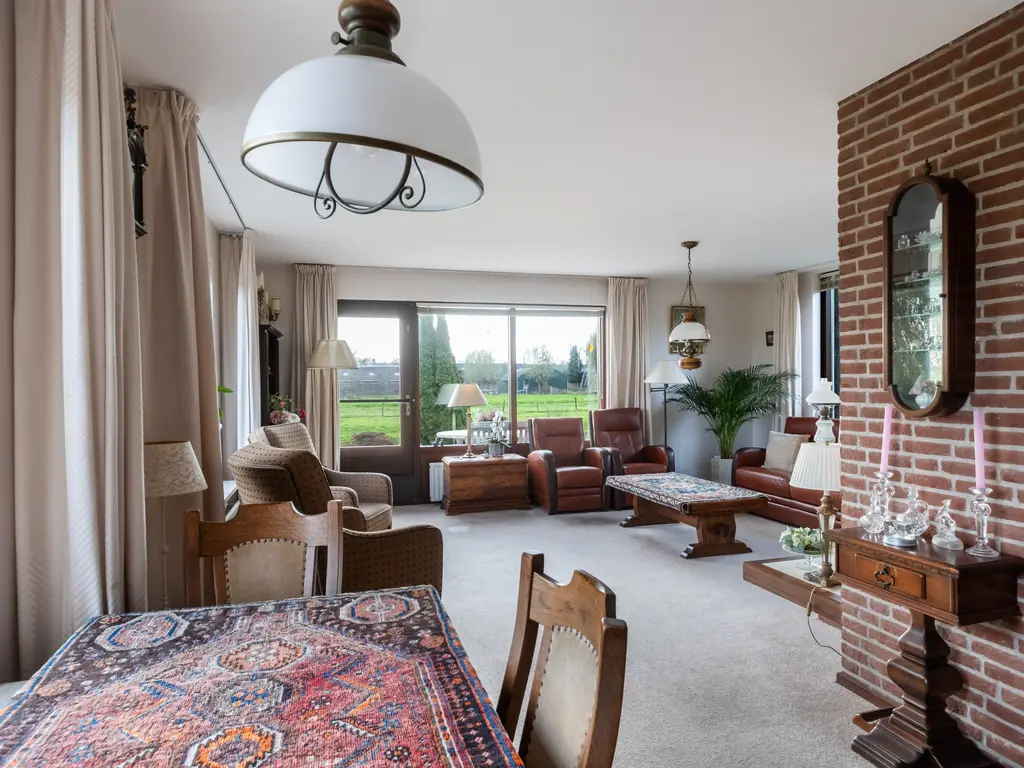 Van Teylingenweg 127, KAMERIK