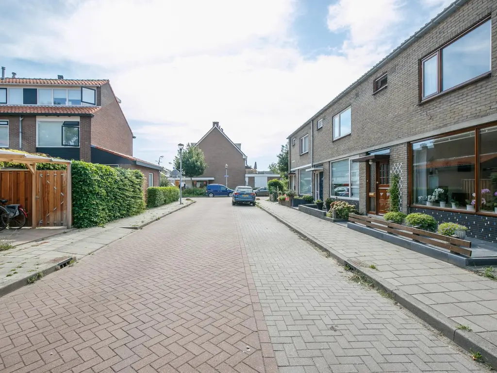 Goudenregenstraat 16, WOERDEN