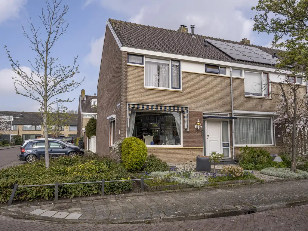 Lokkenstraat 52, 'S-GRAVENDEEL