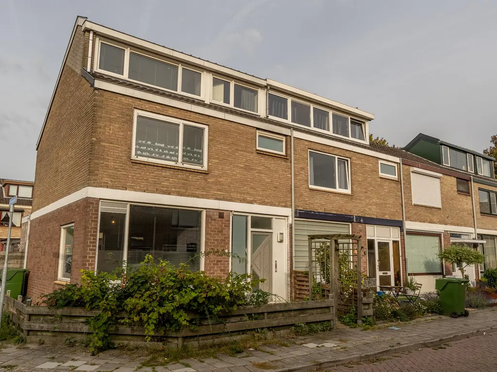 Esdoornstraat 1, OUD-BEIJERLAND