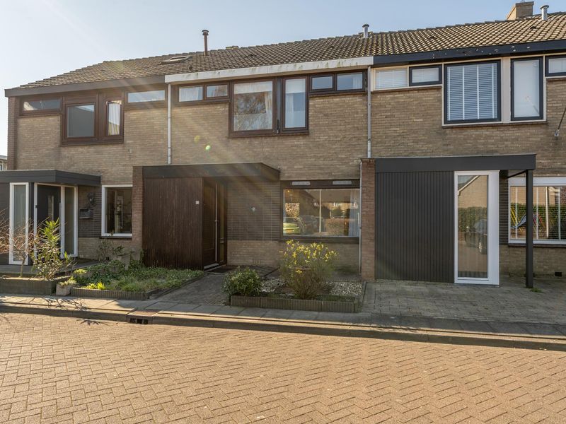 Larixplantsoen 27, OUD-BEIJERLAND