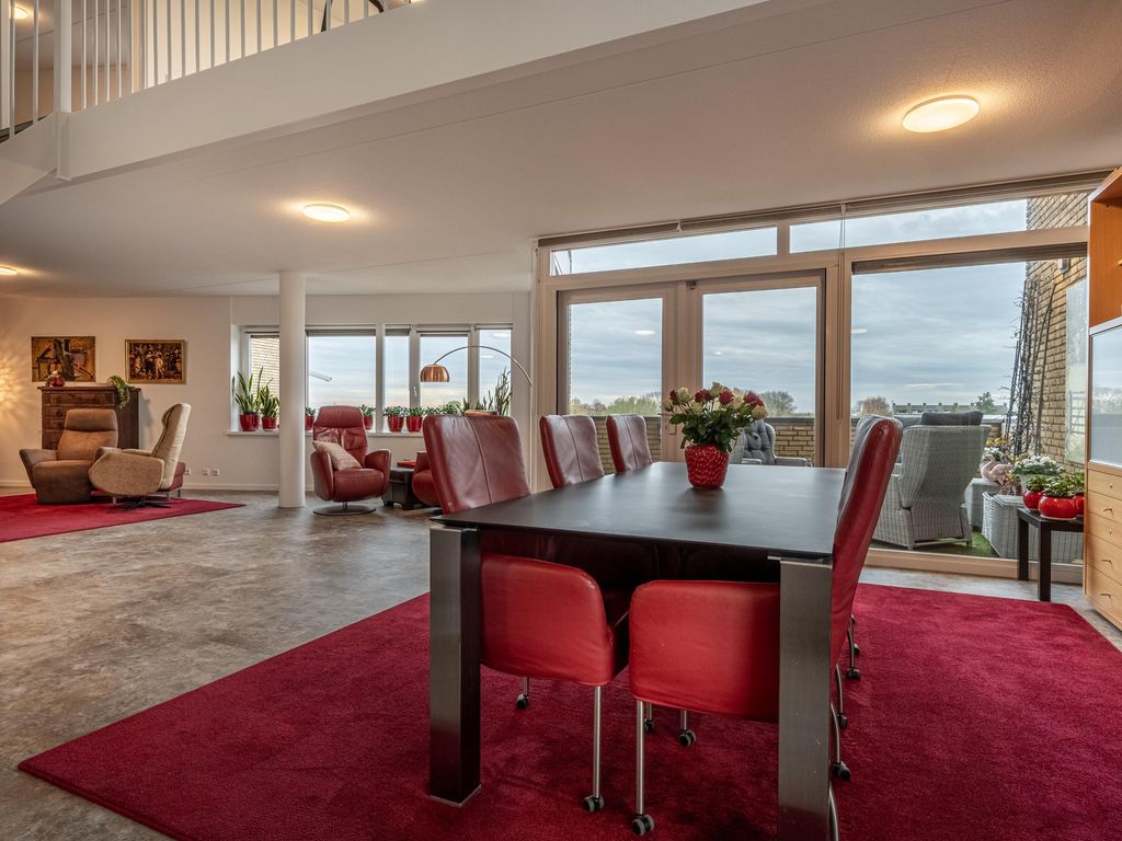 Dokter Kroesenring 42, OUD-BEIJERLAND