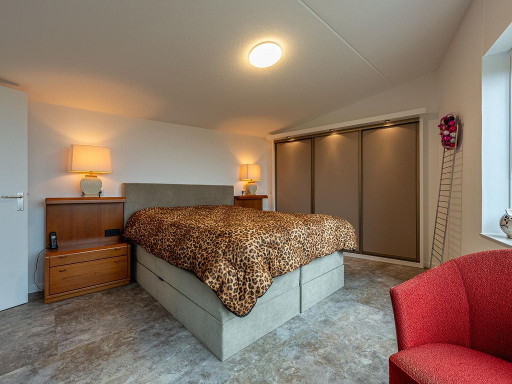 Dokter Kroesenring 42, OUD-BEIJERLAND