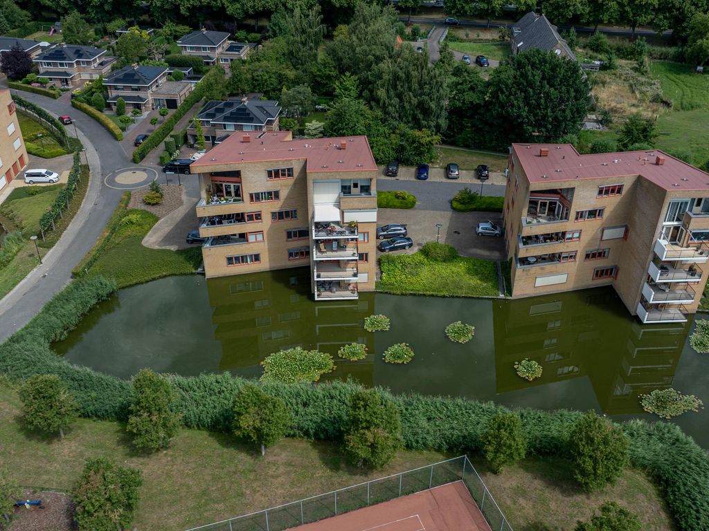 Dokter Kroesenring 42, OUD-BEIJERLAND