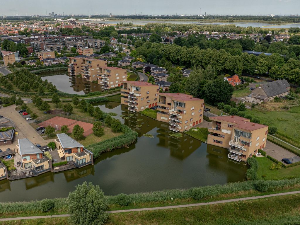 Dokter Kroesenring 42, OUD-BEIJERLAND