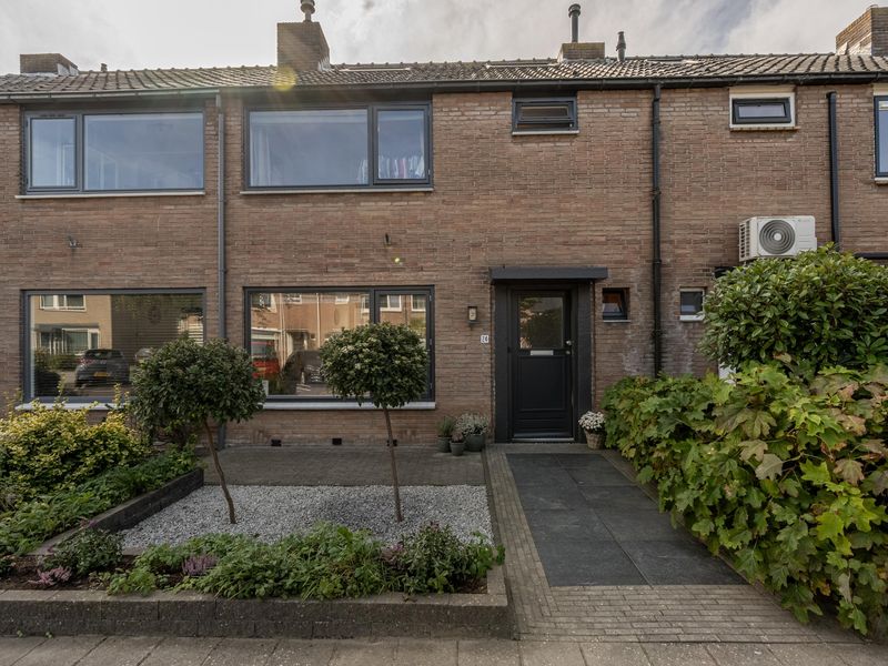 Seringenstraat 24, OUD-BEIJERLAND