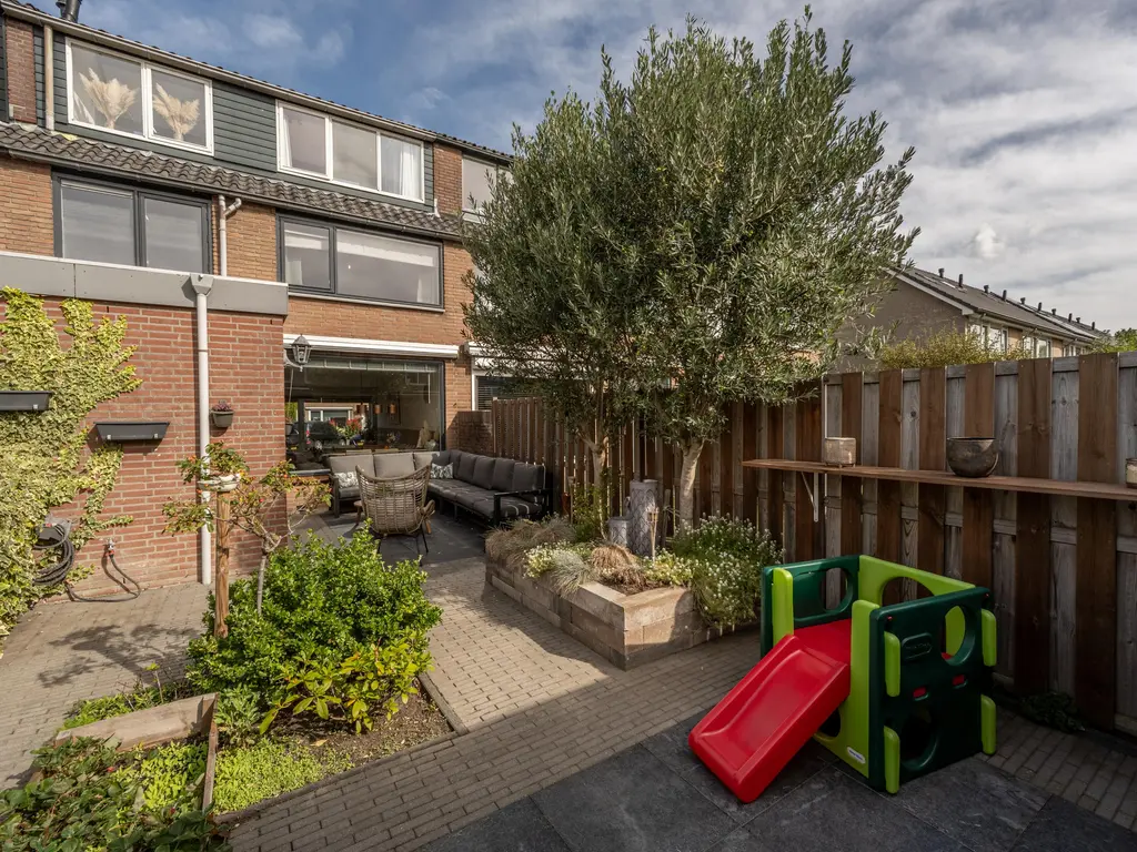 Seringenstraat 24, OUD-BEIJERLAND