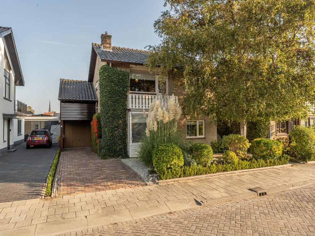 Willem Barentszstraat 4, OUD-BEIJERLAND