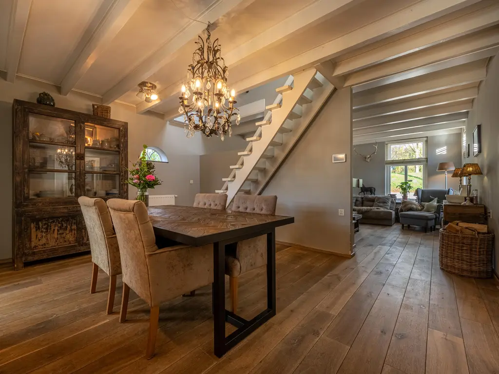 Middelsluissedijk WZ 53, NUMANSDORP