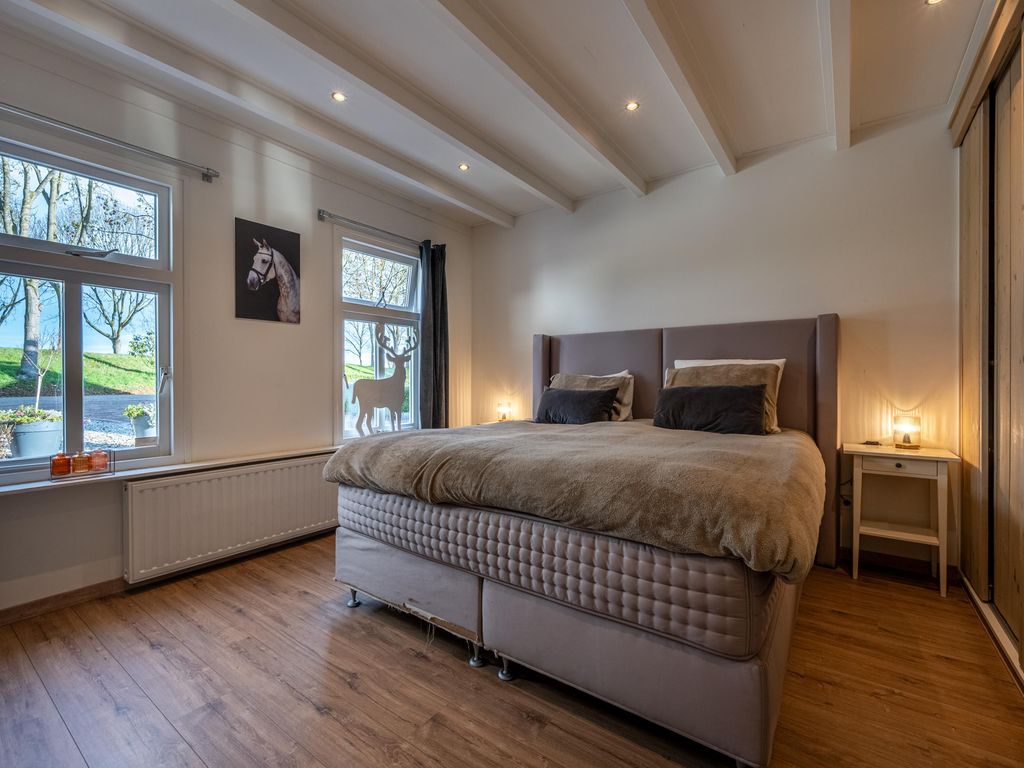 Middelsluissedijk WZ 53, NUMANSDORP