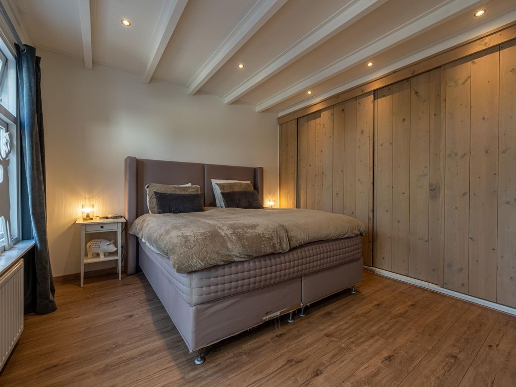 Middelsluissedijk WZ 53, NUMANSDORP