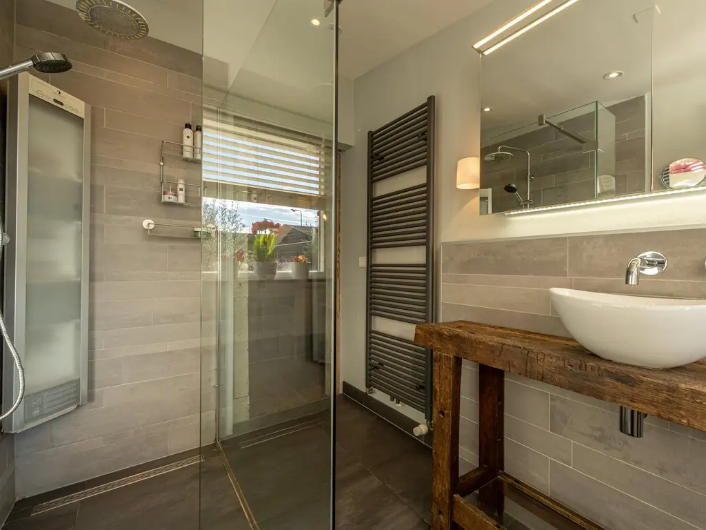 Middelsluissedijk WZ 53, NUMANSDORP