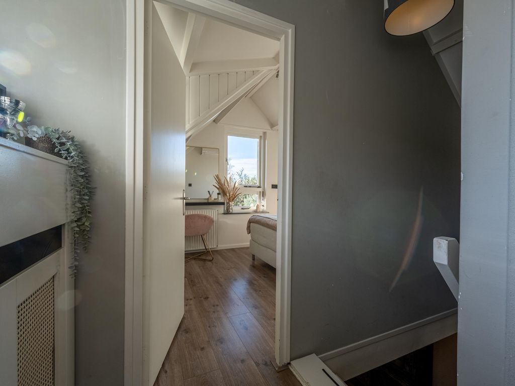 Middelsluissedijk WZ 53, NUMANSDORP