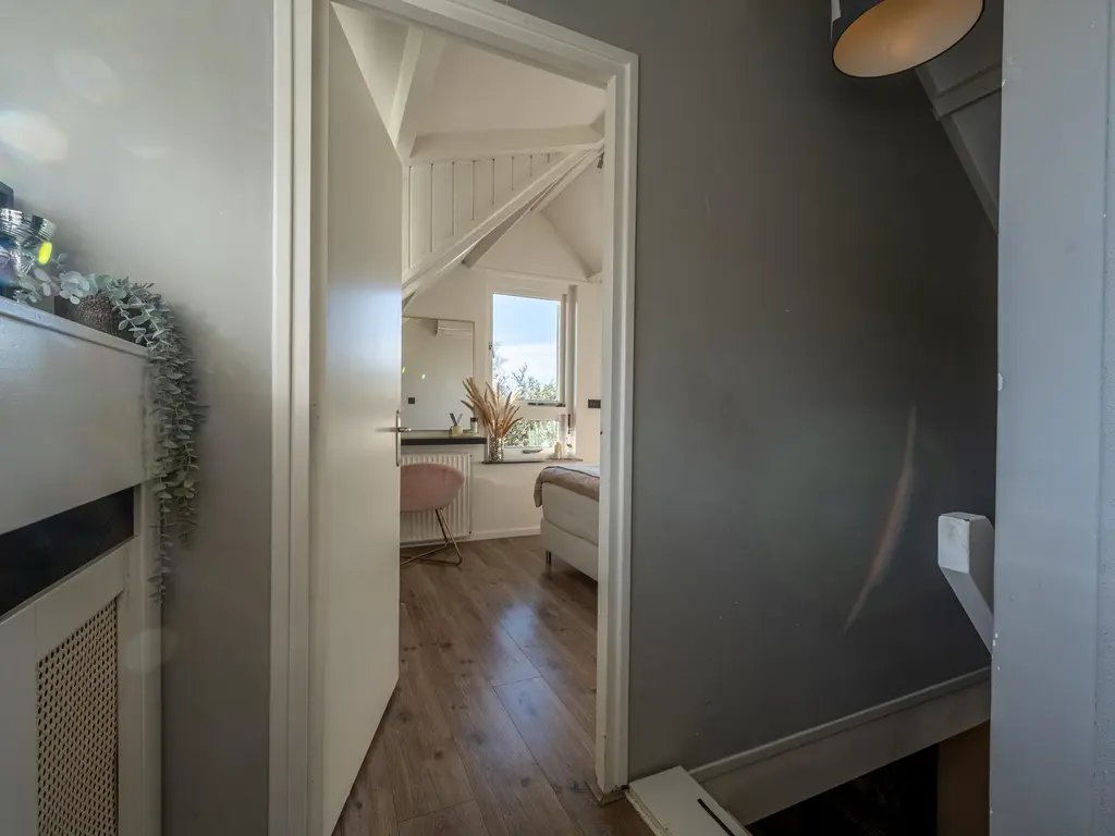 Middelsluissedijk WZ 53, NUMANSDORP