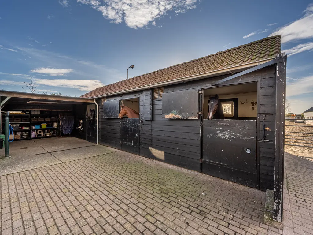 Middelsluissedijk WZ 53, NUMANSDORP