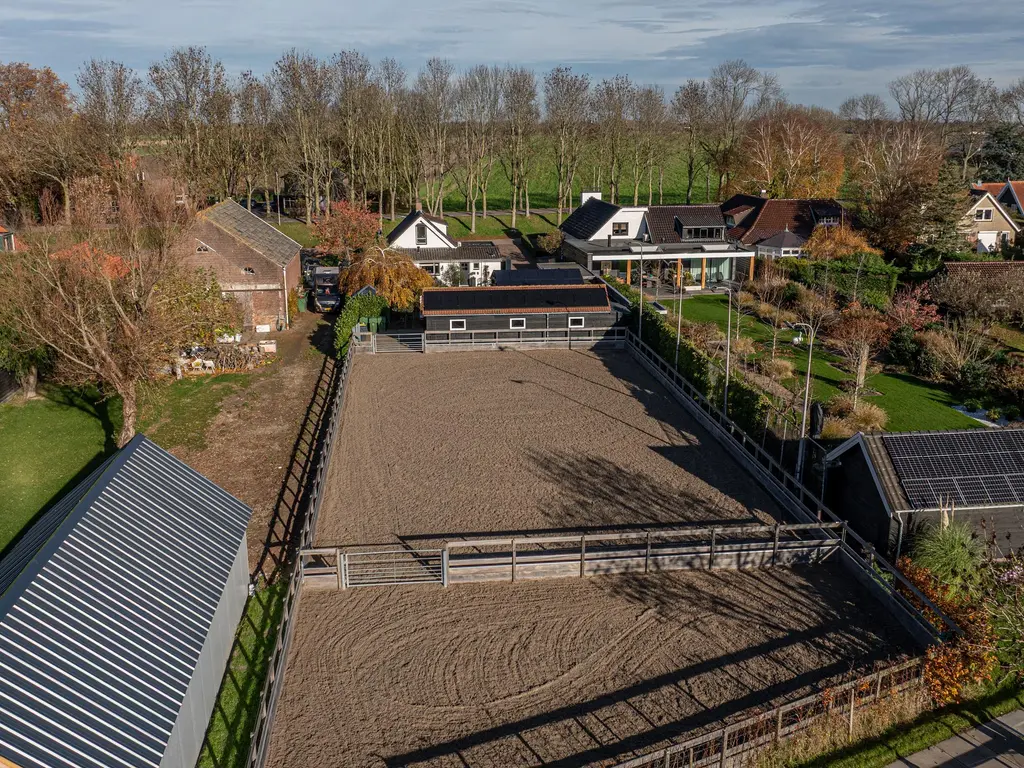 Middelsluissedijk WZ 53, NUMANSDORP