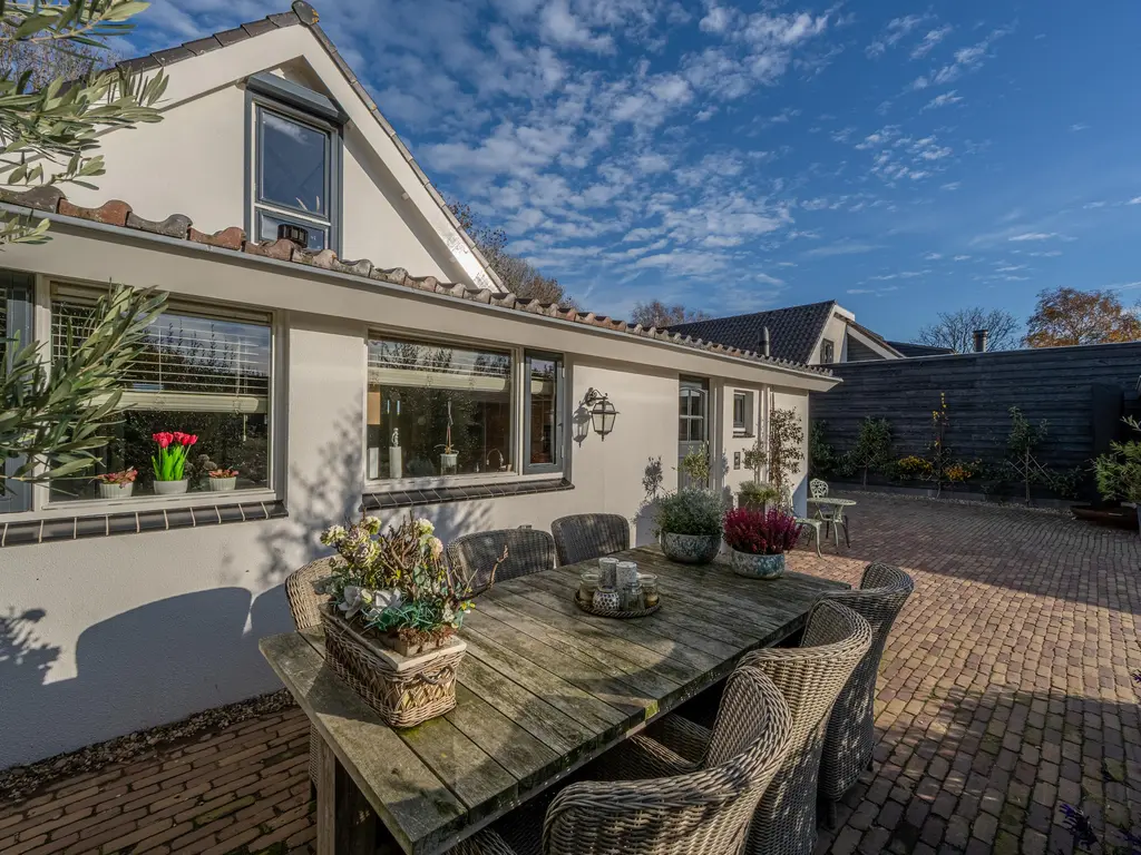 Middelsluissedijk WZ 53, NUMANSDORP