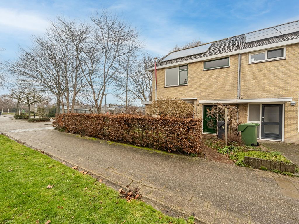 van Ostadestraat 15, OUD-BEIJERLAND