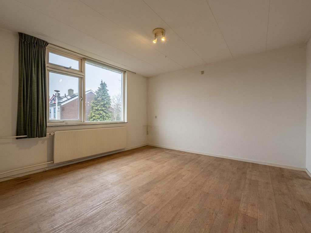 van Ostadestraat 15, OUD-BEIJERLAND