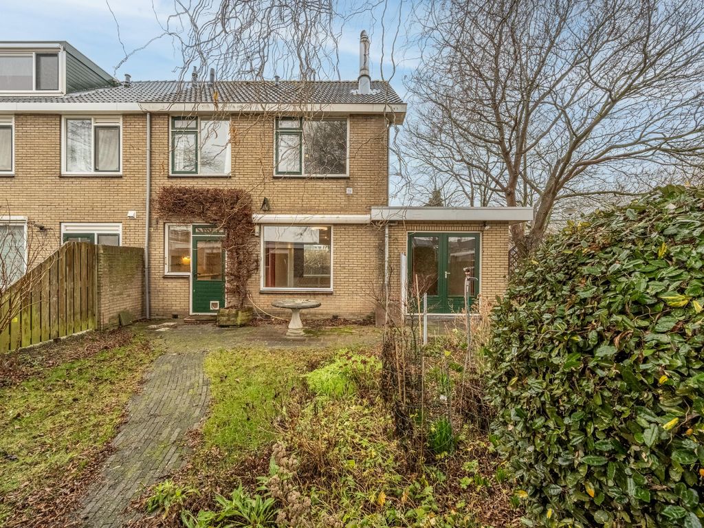 van Ostadestraat 15, OUD-BEIJERLAND