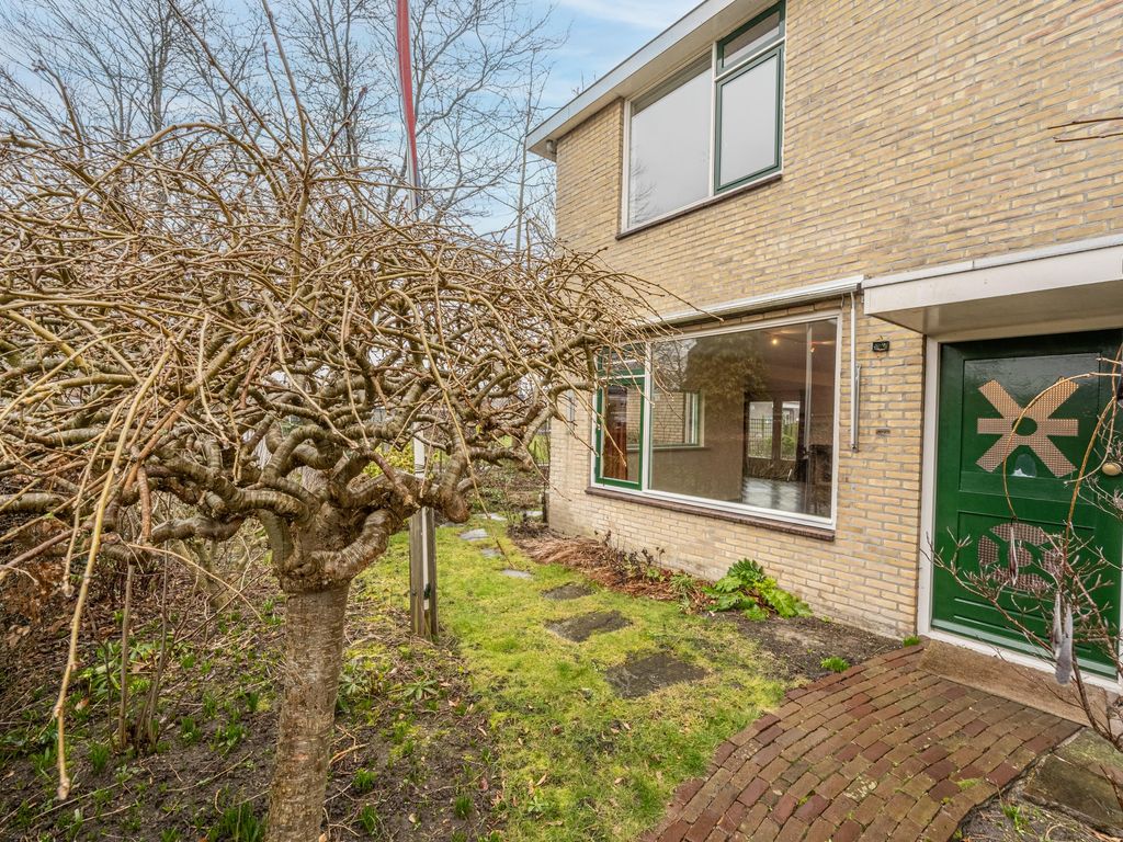 van Ostadestraat 15, OUD-BEIJERLAND