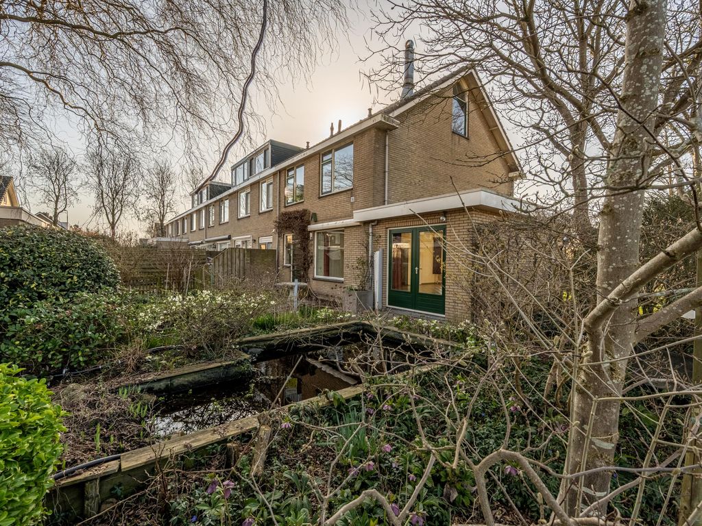 van Ostadestraat 15, OUD-BEIJERLAND