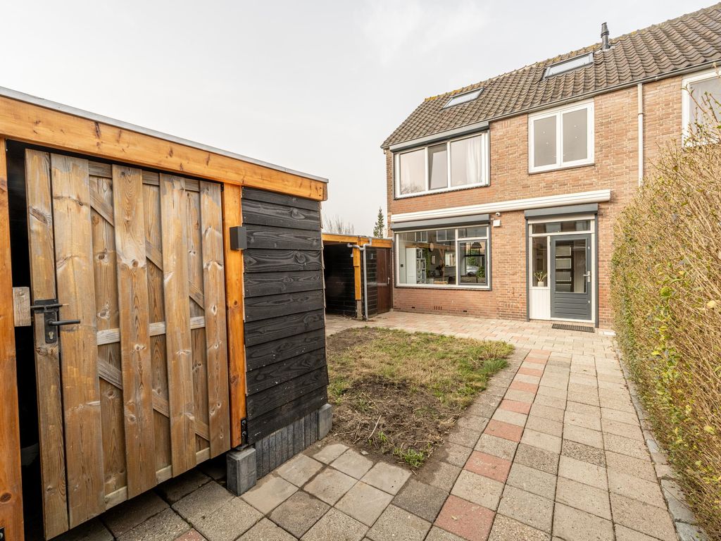 Magnoliastraat 15, OUD-BEIJERLAND