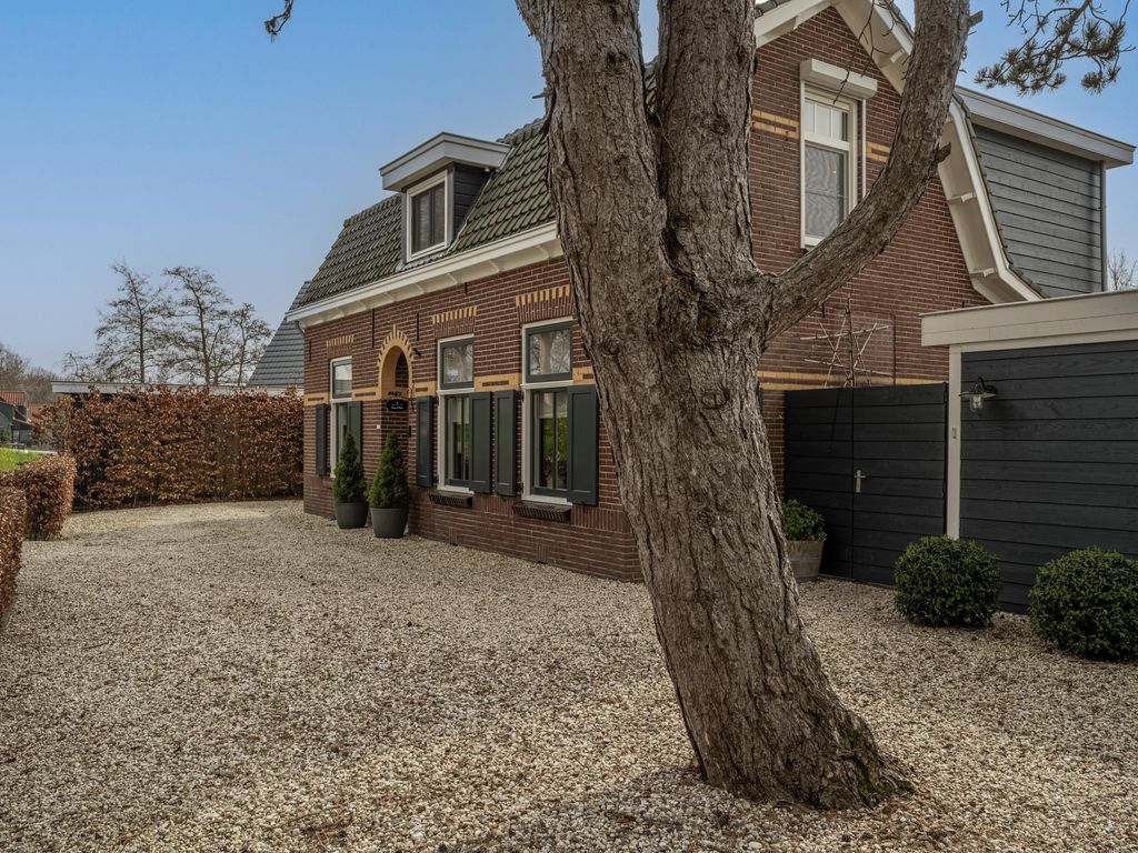 Dorpsstraat 1, Heinenoord