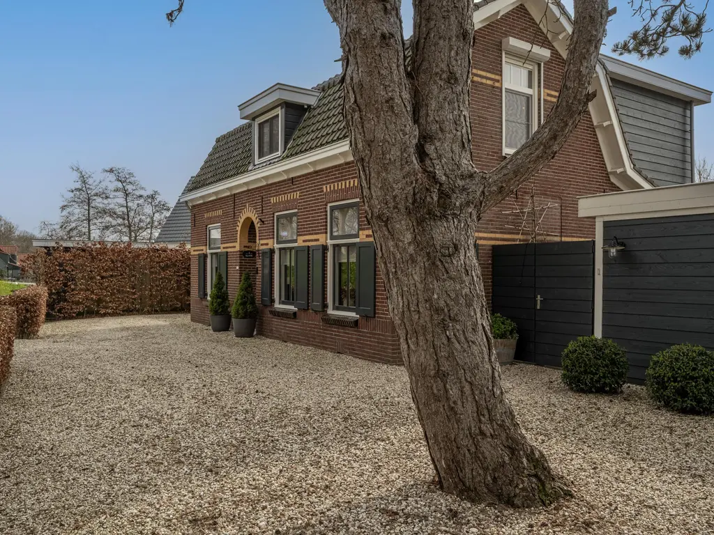 Dorpsstraat 1, HEINENOORD