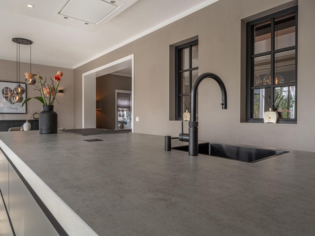 Dorpsstraat 1, Heinenoord