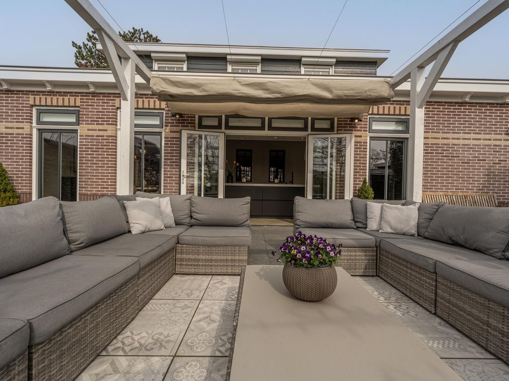 Dorpsstraat 1, Heinenoord