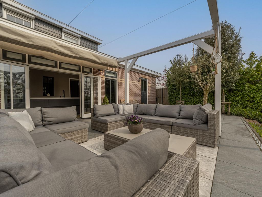 Dorpsstraat 1, Heinenoord