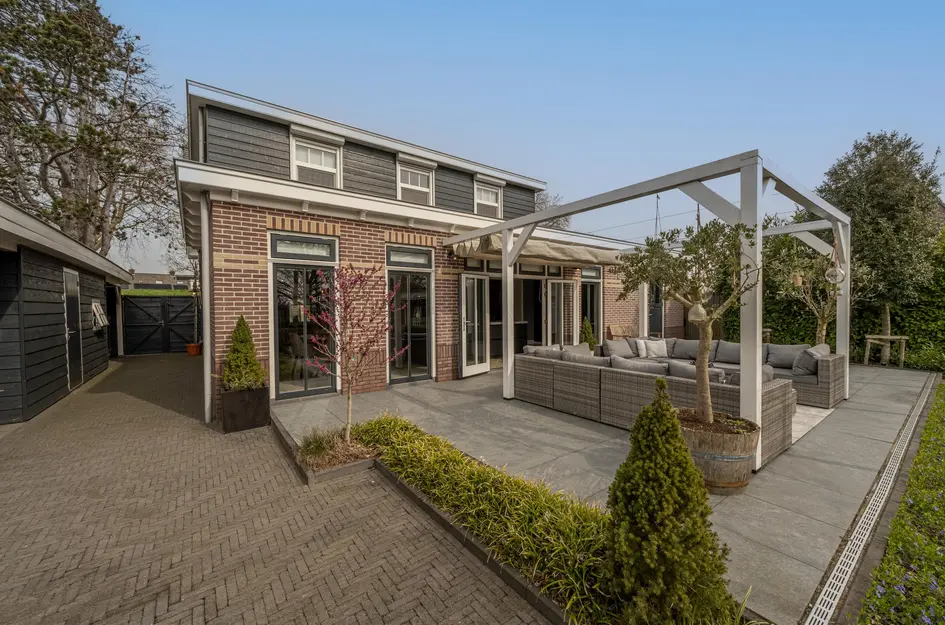 Dorpsstraat 1