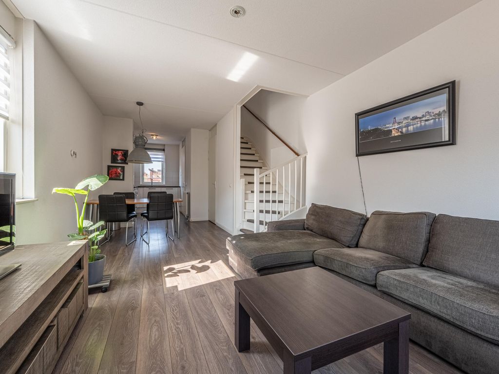 Opper Van Treurenstraat 56, HEINENOORD