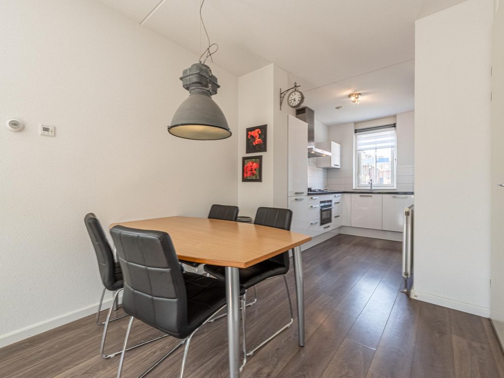 Opper Van Treurenstraat 56, HEINENOORD