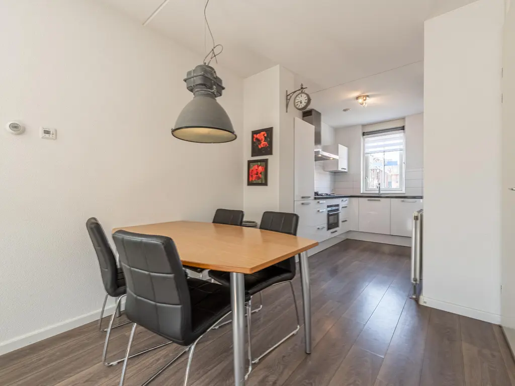 Opper Van Treurenstraat 56, HEINENOORD