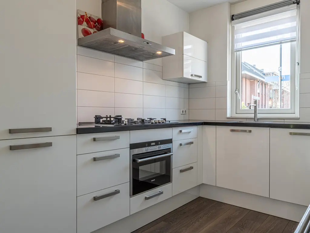 Opper Van Treurenstraat 56, HEINENOORD