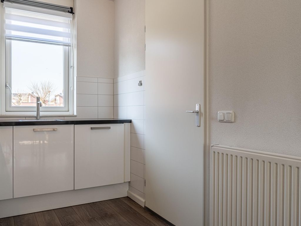 Opper Van Treurenstraat 56, HEINENOORD