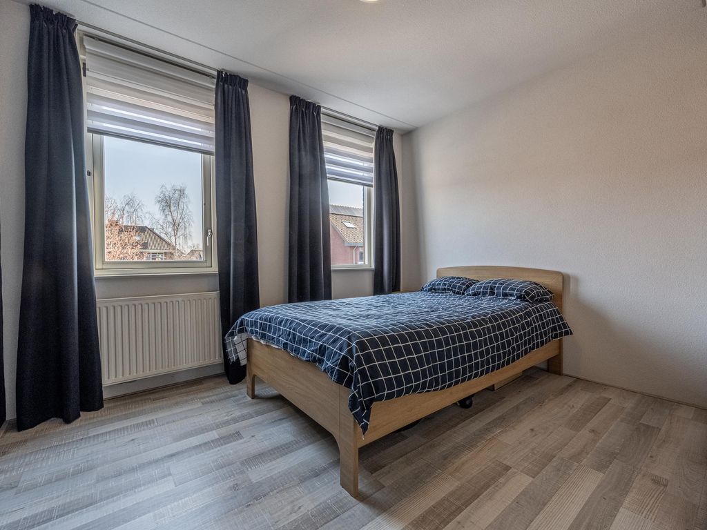 Opper Van Treurenstraat 56, HEINENOORD