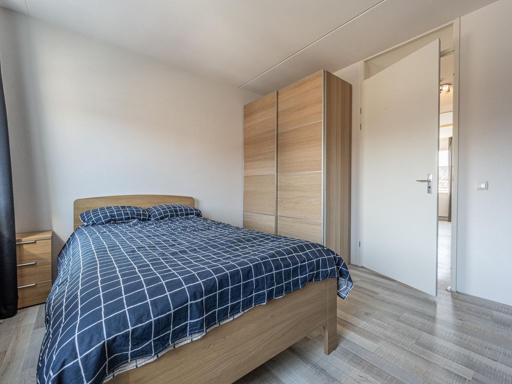 Opper Van Treurenstraat 56, HEINENOORD