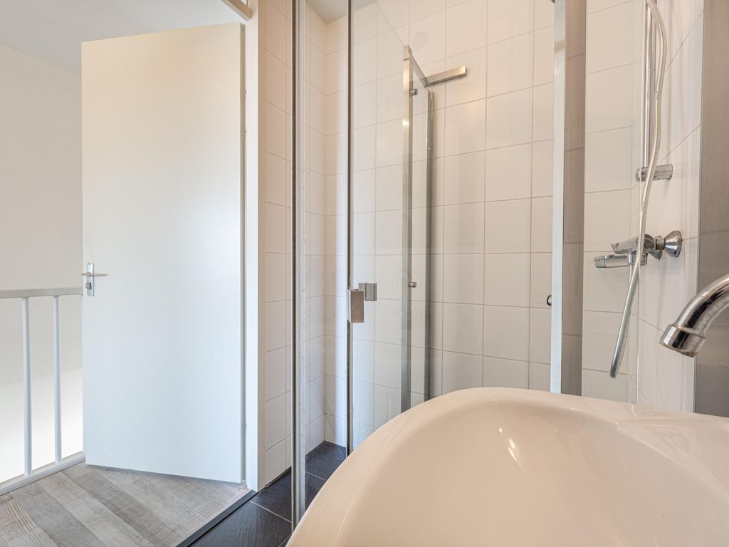 Opper Van Treurenstraat 56, HEINENOORD