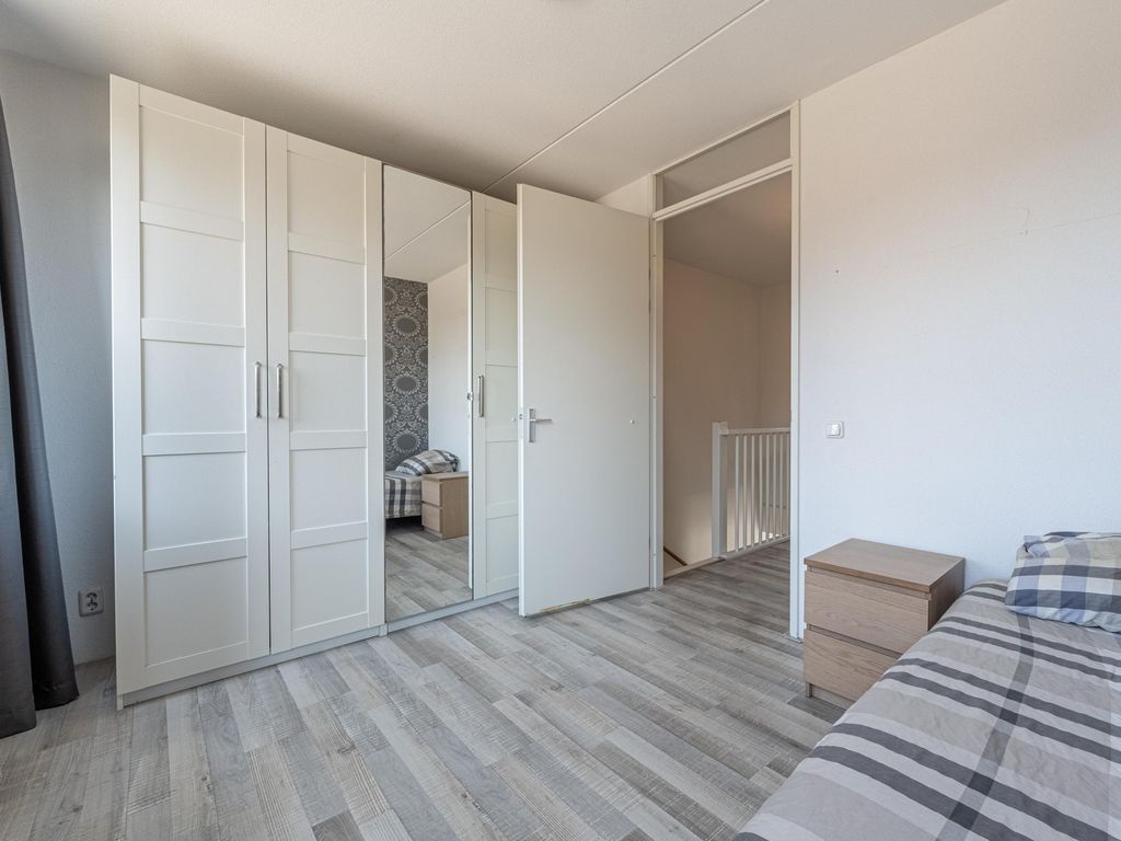 Opper Van Treurenstraat 56, HEINENOORD