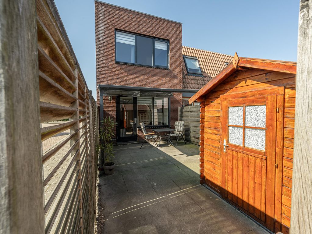 Opper Van Treurenstraat 56, HEINENOORD