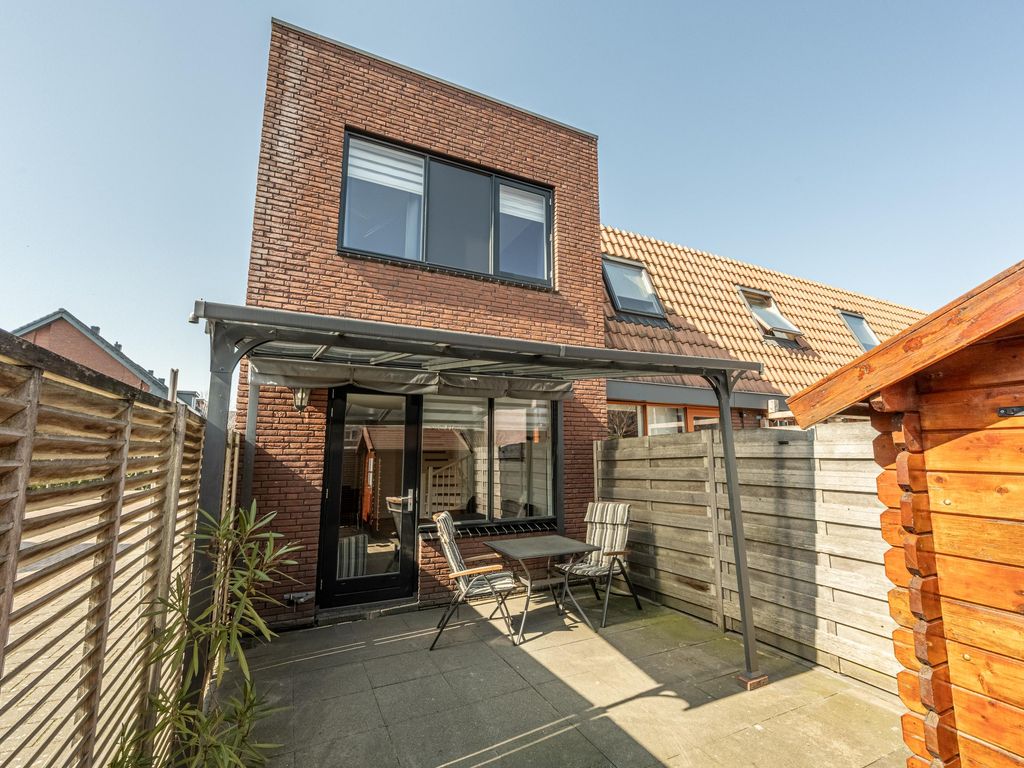 Opper Van Treurenstraat 56, HEINENOORD