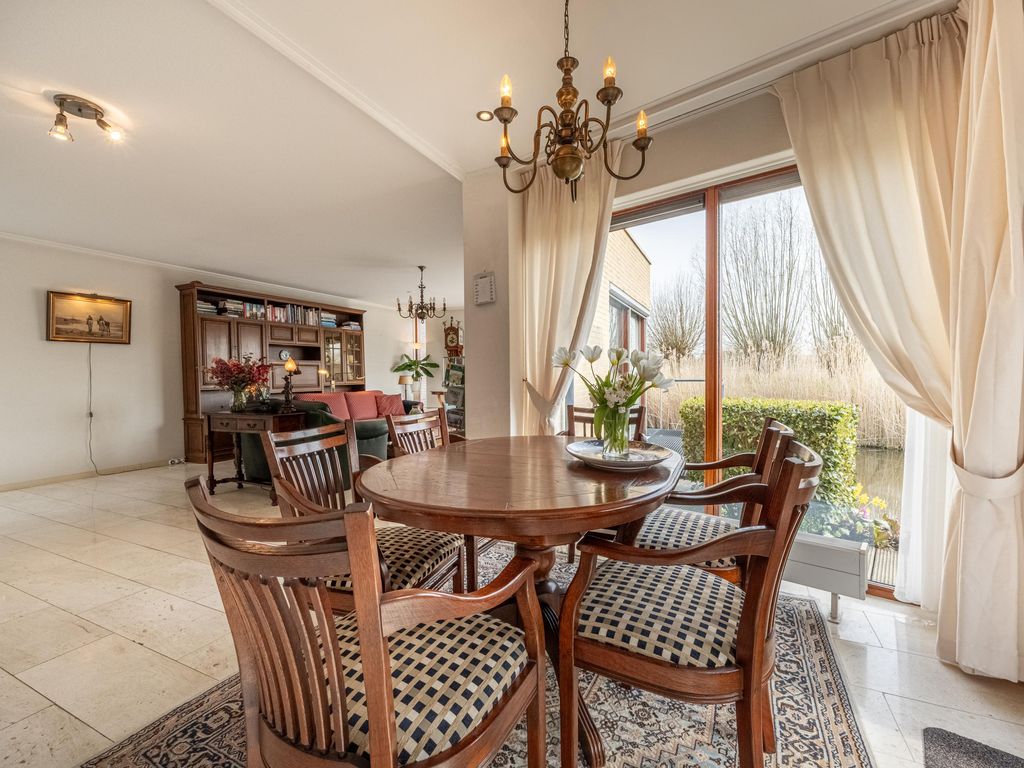 Dokter Duyvendakhof 28, Oud-Beijerland