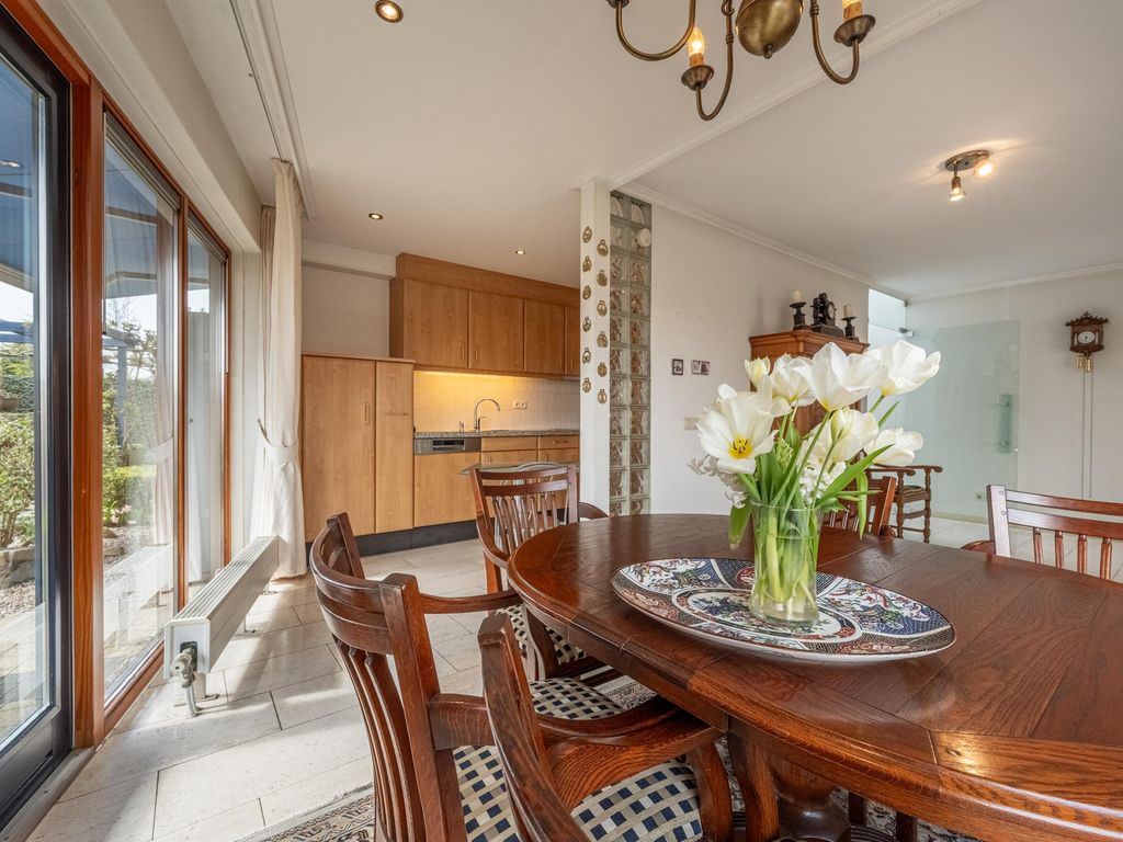 Dokter Duyvendakhof 28, Oud-Beijerland