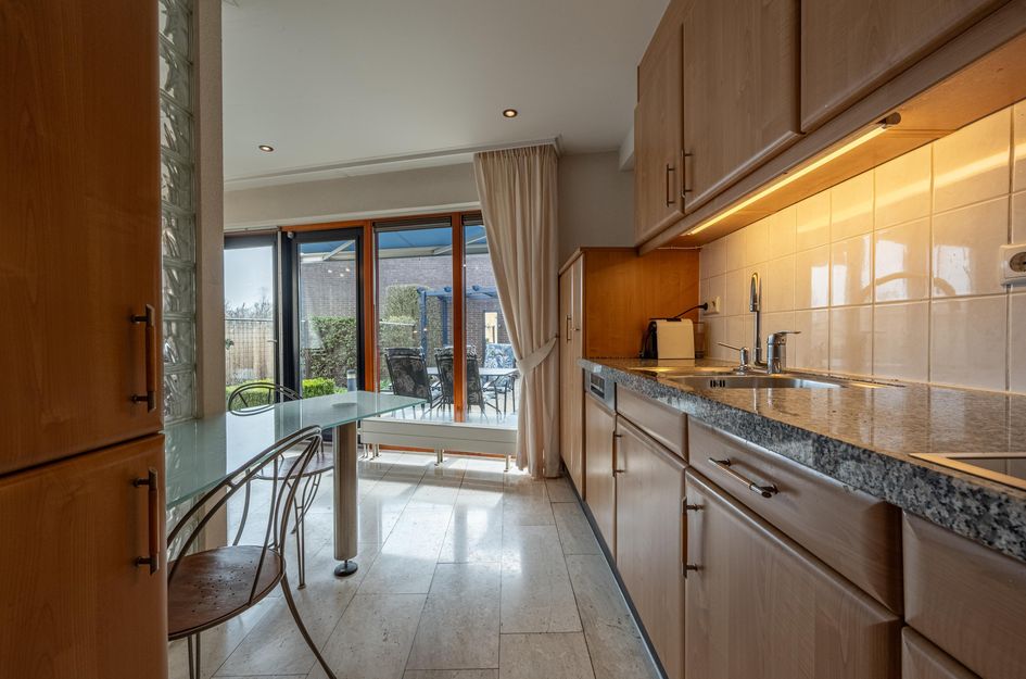 Dokter Duyvendakhof 28